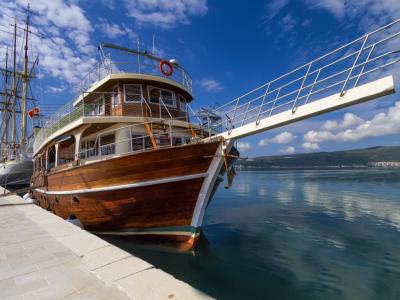 Knez Lipovac Ship